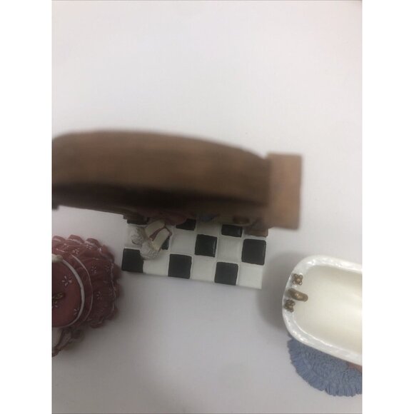 Avon - Victorian Memories Miniature Furniture Collectibles 5 piece- Bathroom - Picture 8 of 14